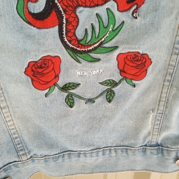 Women's Carbon Savage Distressed Blue Jean Denim Jacket Size Small Red Dragon - Picture 9 of 11